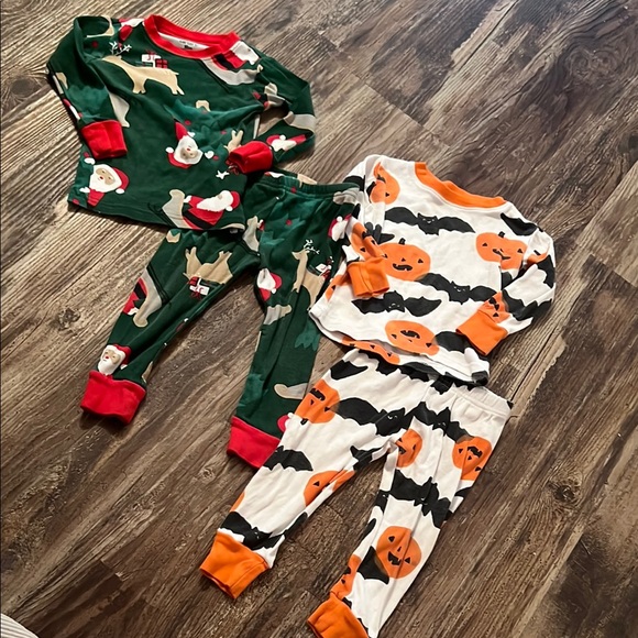 Carter's Other - Carters 18 month holiday pajama bundle